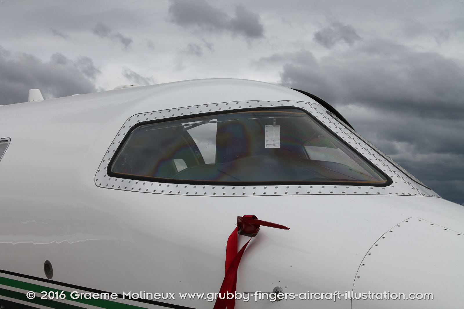 Learjet%2045%20VH-LJX%20Essendon%202016%2012%20Graeme%20Molineux